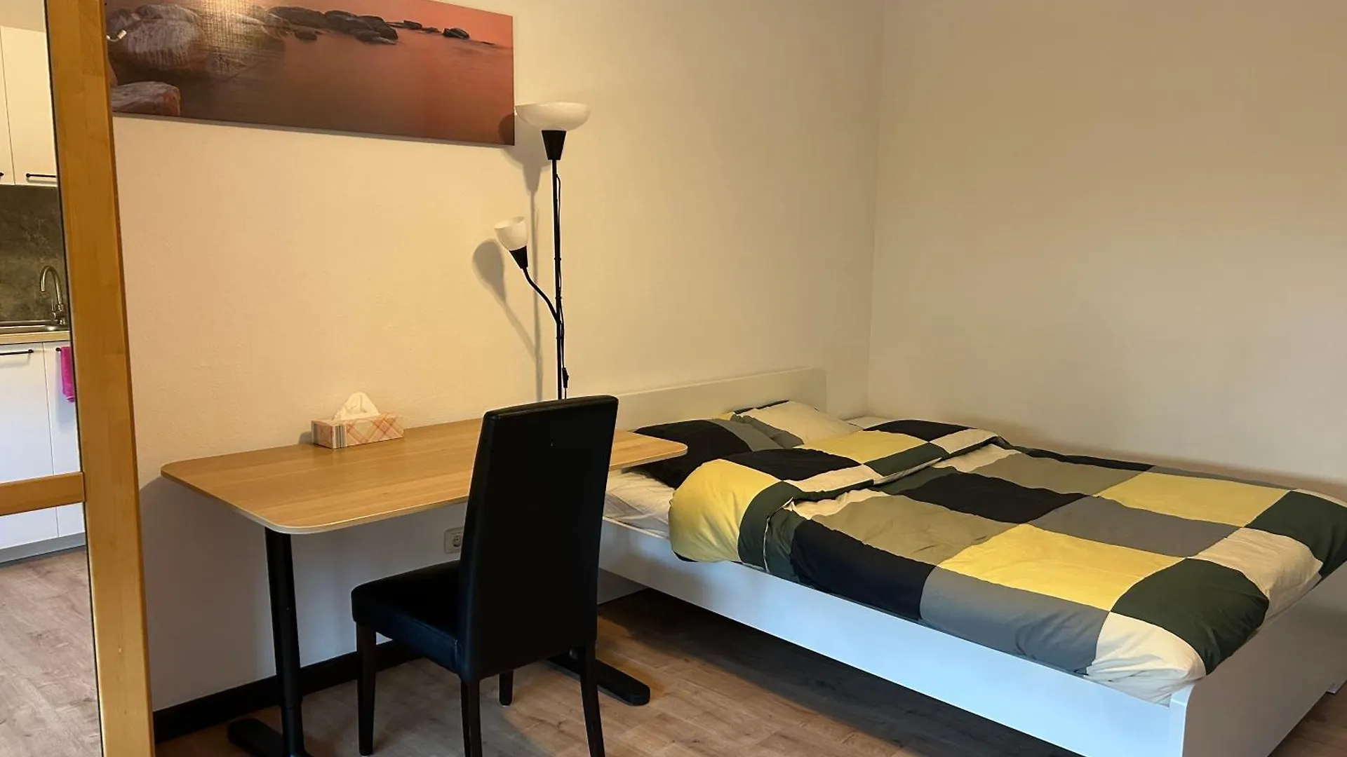 Chez Zhang1 Differdange Capsule hotel